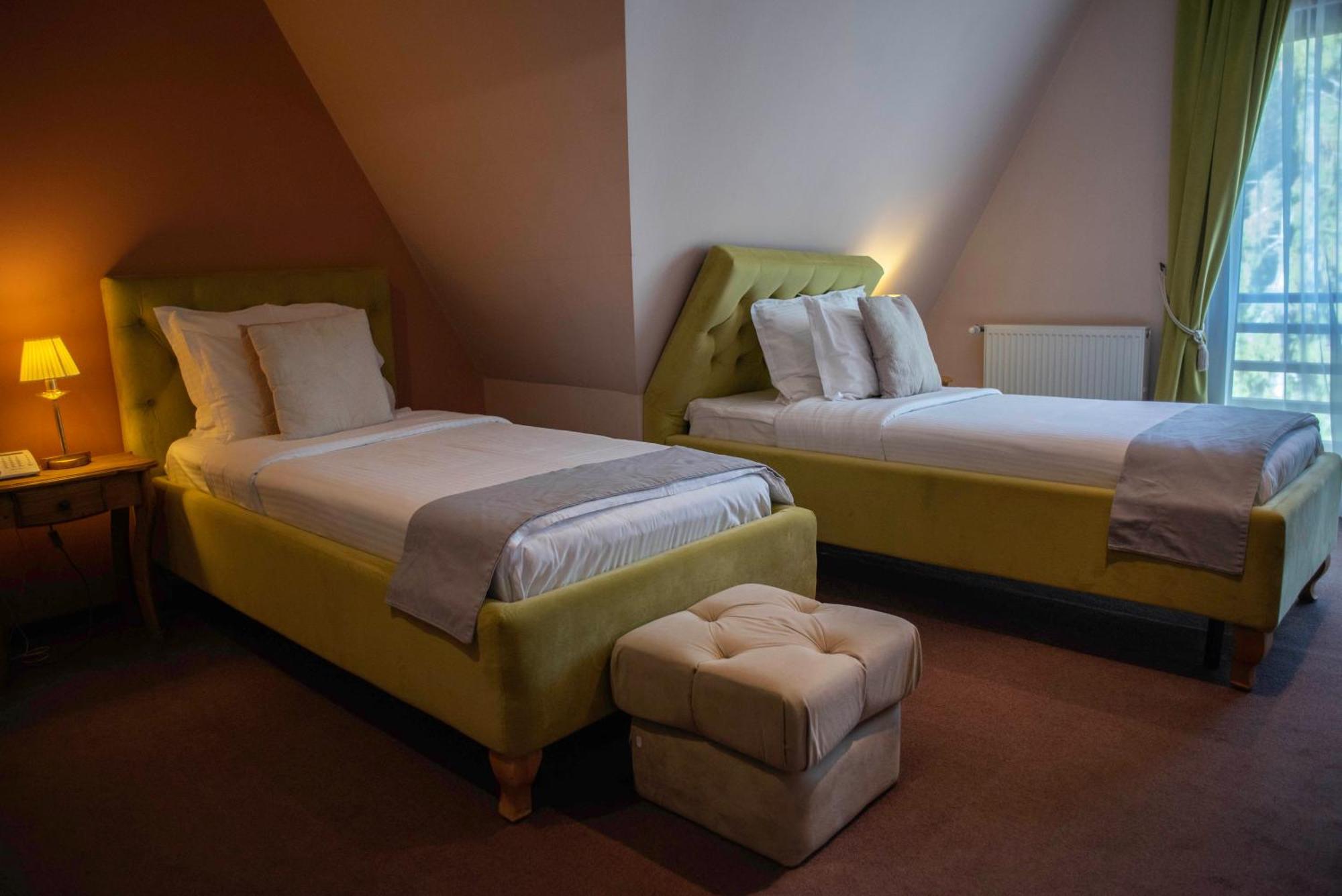 Paj Hotelul Retreat & Spa Sinaia Exterior photo