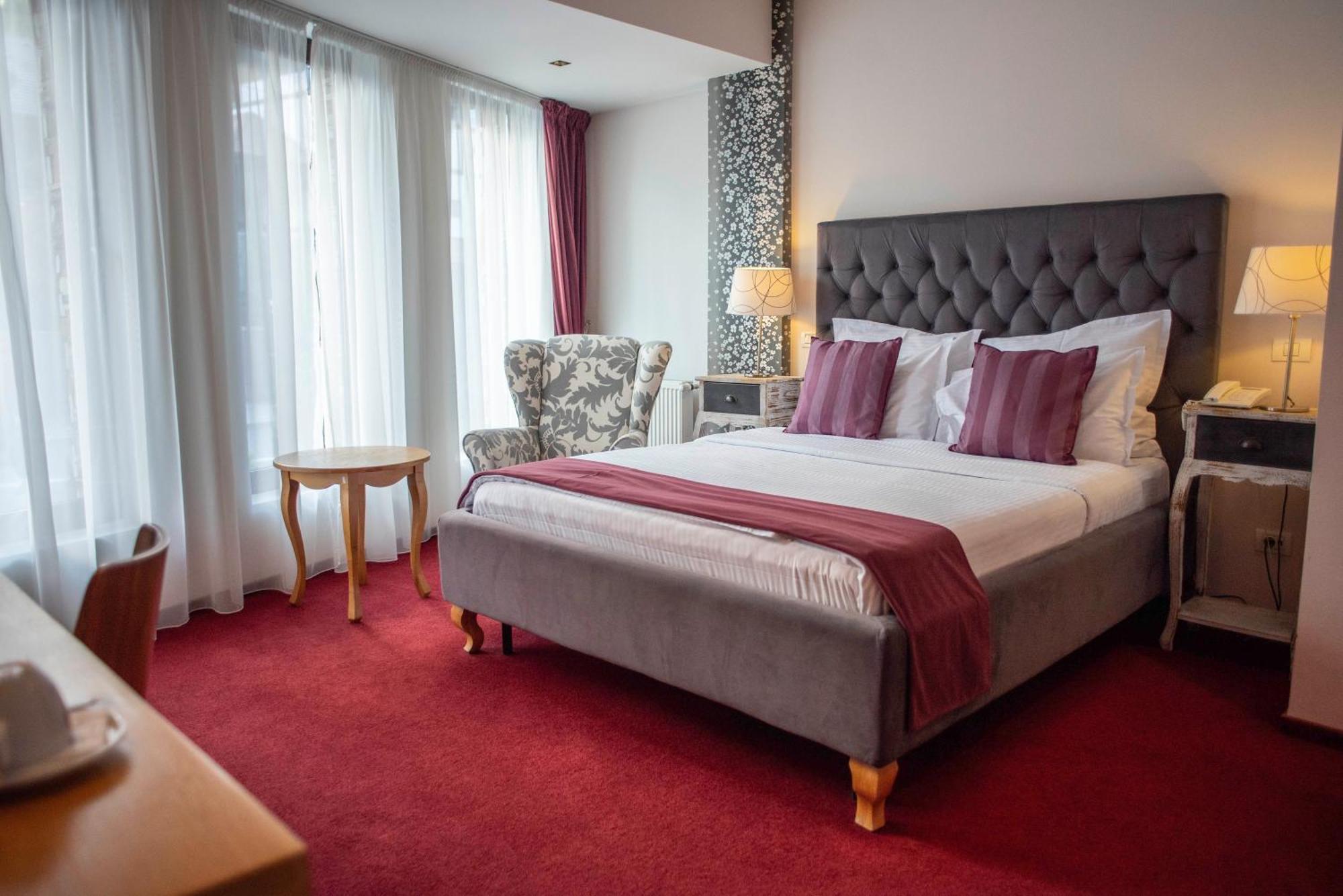 Paj Hotelul Retreat & Spa Sinaia Exterior photo