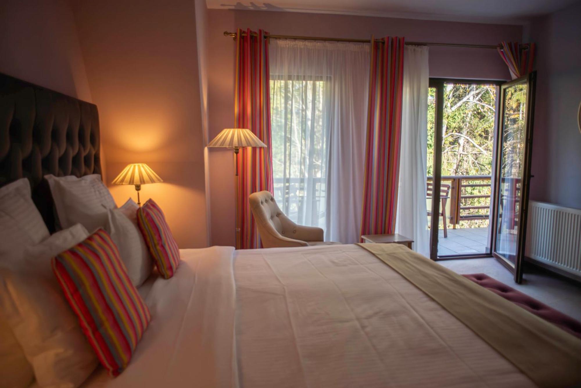 Paj Hotelul Retreat & Spa Sinaia Exterior photo