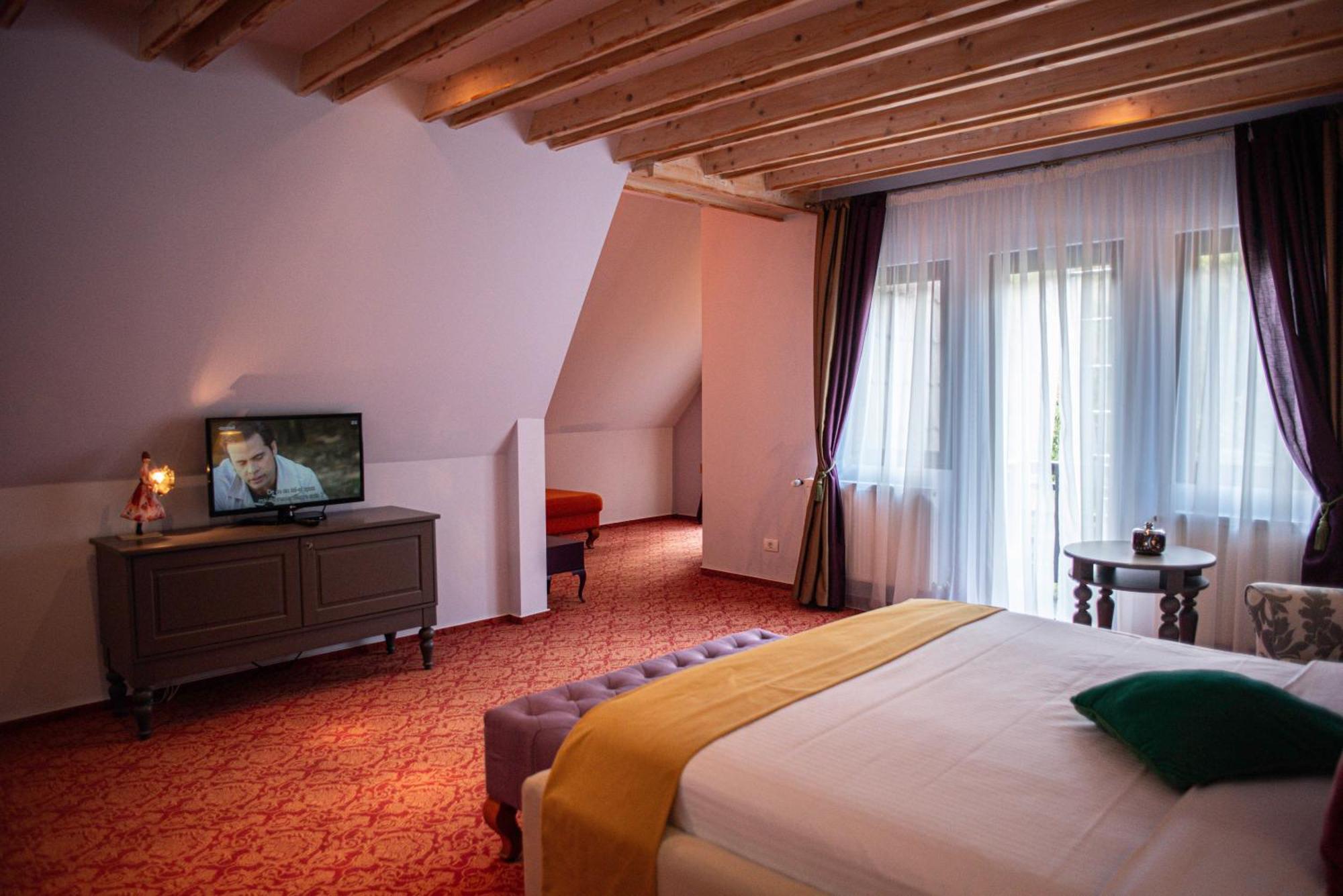 Paj Hotelul Retreat & Spa Sinaia Exterior photo