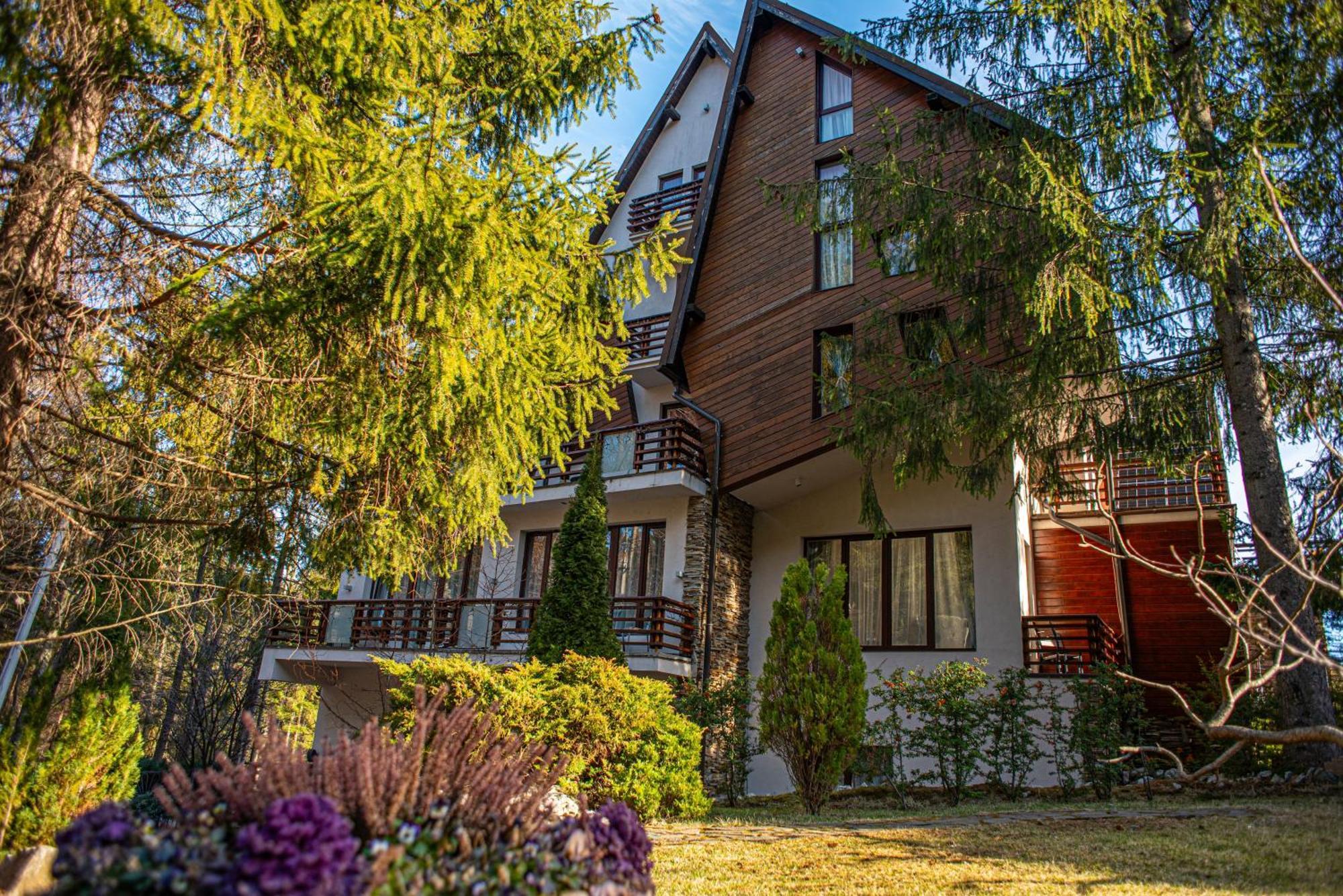 Paj Hotelul Retreat & Spa Sinaia Exterior photo