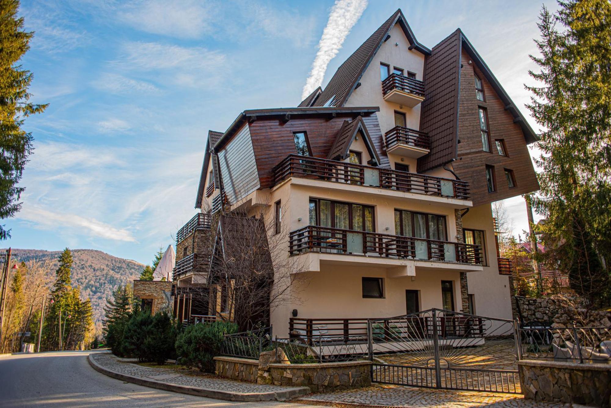 Paj Hotelul Retreat & Spa Sinaia Exterior photo